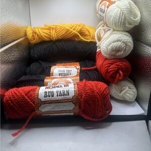 Kodel Rug Yarn Bundle - Red, Black, Yellow, White